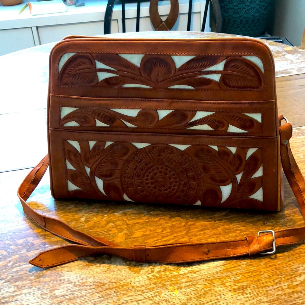 Beautiful Vintage leather hand bag